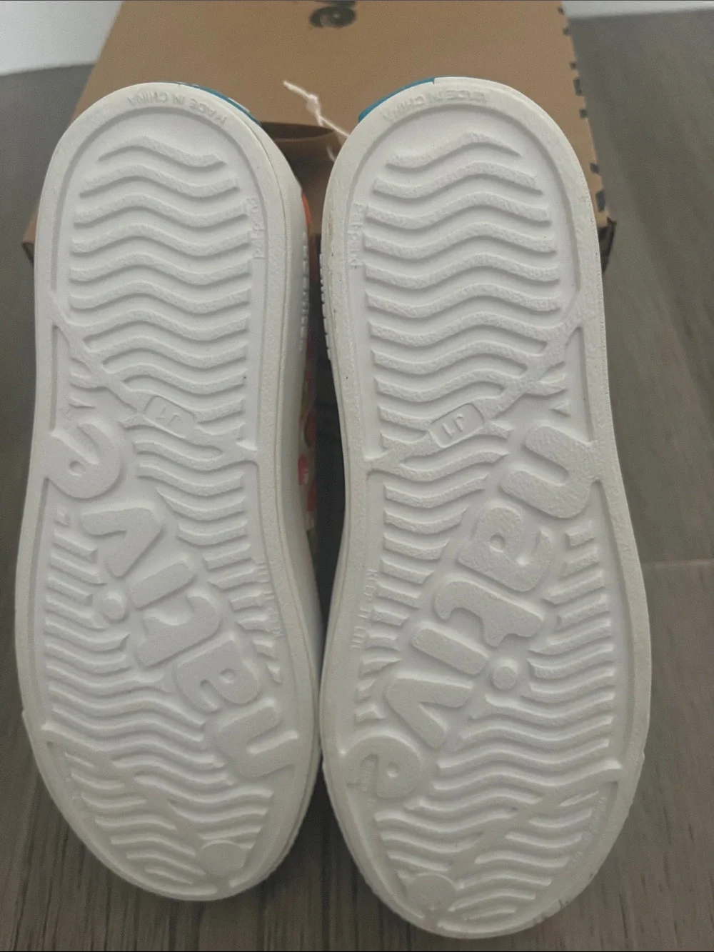 Native Shoes jefferson sugarlite print shoe. White. Kids size 1. New in box.